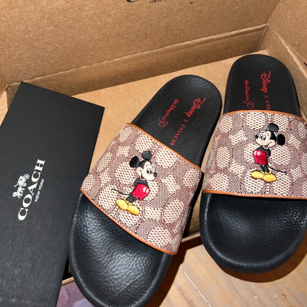 COPY - BRAND NEW! I got the wrong size. Size 7B limited addition coach slides - Picture 3 of 3